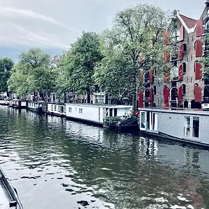 Houseboat Bonnie Amsterdam